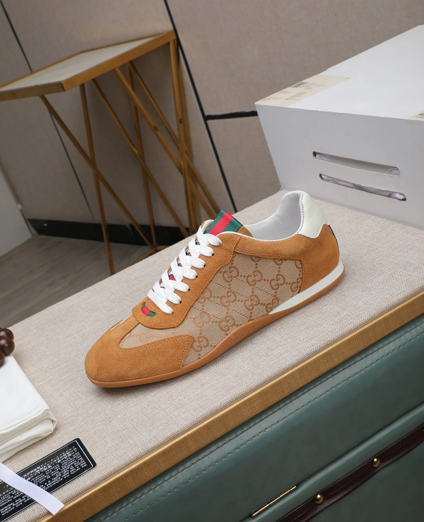 Men's shoes 💰460 GUCCI🔍🔍The latest models are on sale at the same time at the counter. Original calfskin imported from Italy, genuine leather lining, (high-end, extravagant, and classy) with exquisite workmanship. Soles: Original soles specially provided by the original factory. ⚠Exclusive double-layer movable molded soles are super comfortable⚠. Photos of the real thing🎬The real thing is even better🔍🔍"High quality·Follow the order" Code number 38-44